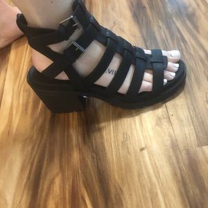 Buckle (Dirty Laundry) chunky heel shoes